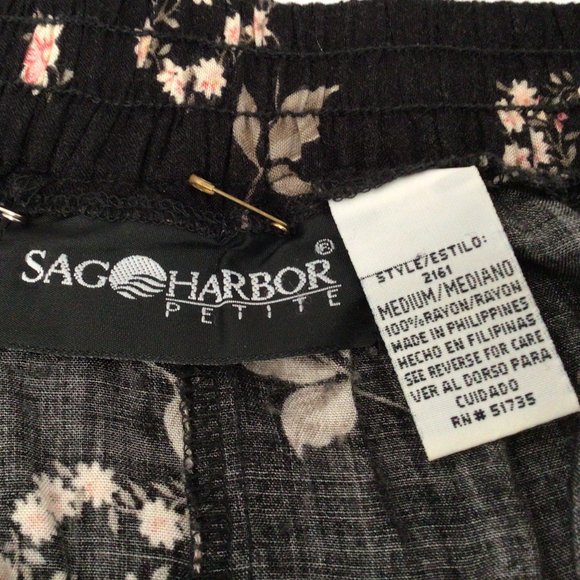 Sag Harbor - Black skirt with white and pink flowers and green foliage - Picture 11 of 12
